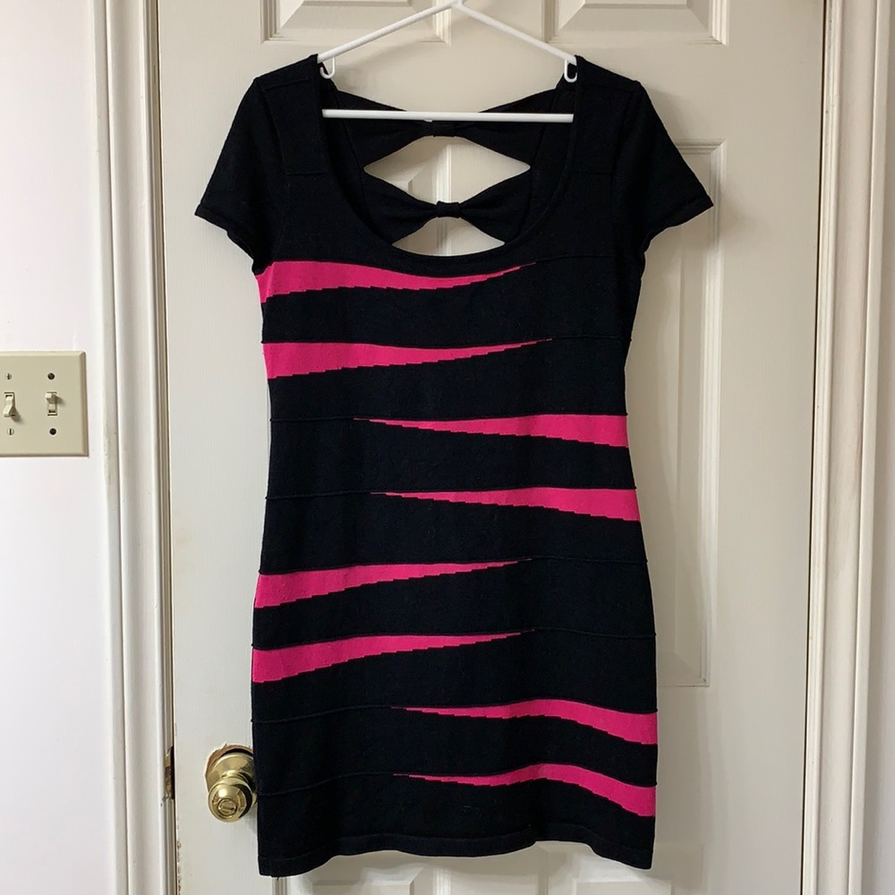 🌷3 for $25🌷Pink Rose, US M, Black & Pink Stripe Short Sleeve Bow Cut Out Dress